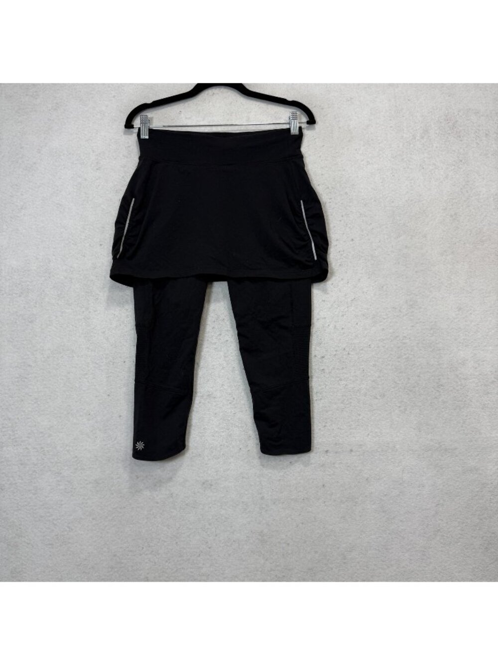 Athleta Skirted Leggings Capri Womens Small Black Athletic Skort Zip Pockets